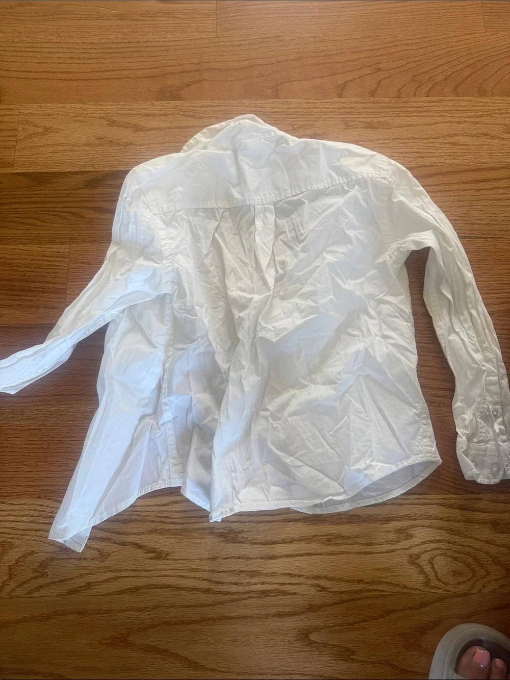 GAP White girls Button-Up Shirt w/ embroidered flowers
